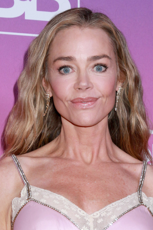 66e101cdabddd740bf428cbde53d03c6