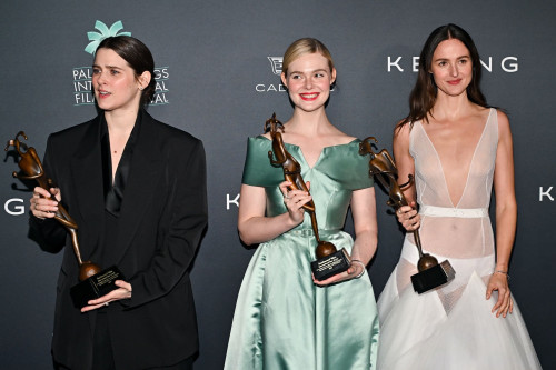 827318df589f42bedb487278df5ae42f