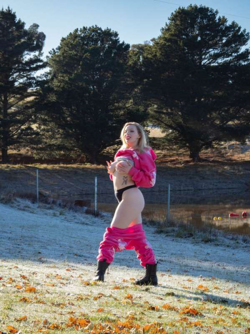 01a3159df36d51398da30616f8499d93