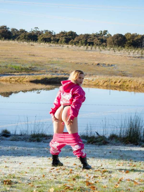 5aacfaa141e6f1ab6bdf26bf5fb7fae4