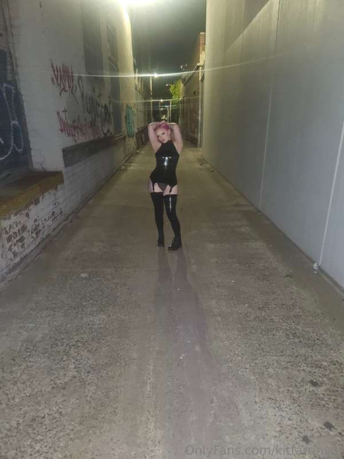 935745a758498f1dd1788582ec85398e