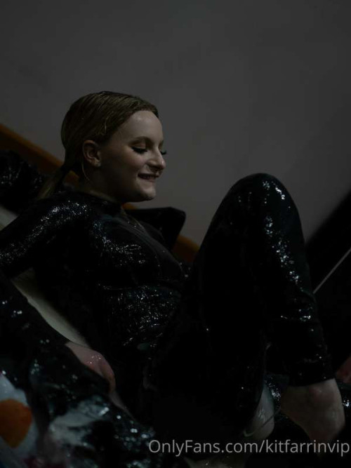 f9889d109dea84cd7eae859712368415