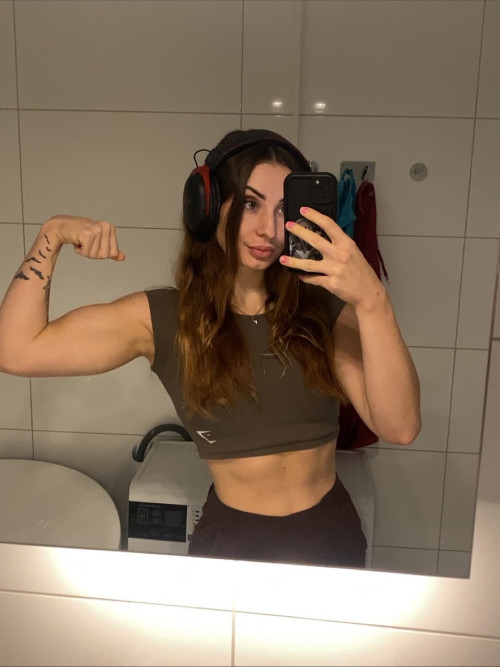 8996acbc42e00c7dc1e51ec5b812f91c