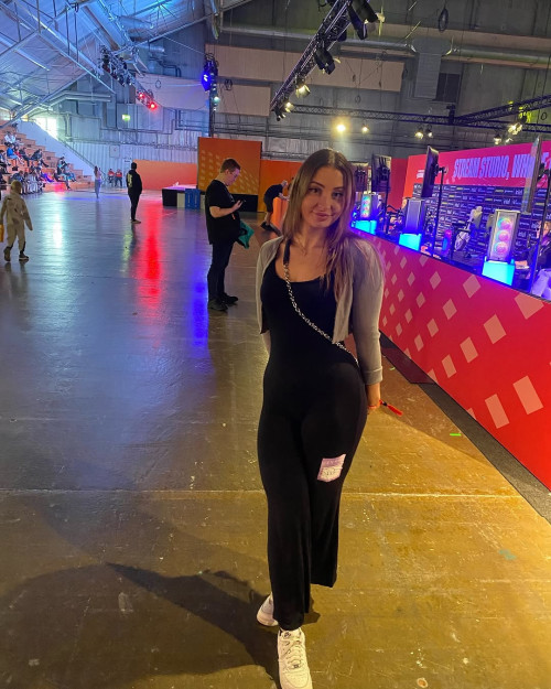 ee8dcb0ddbb8d0e3b02a99421293a31b