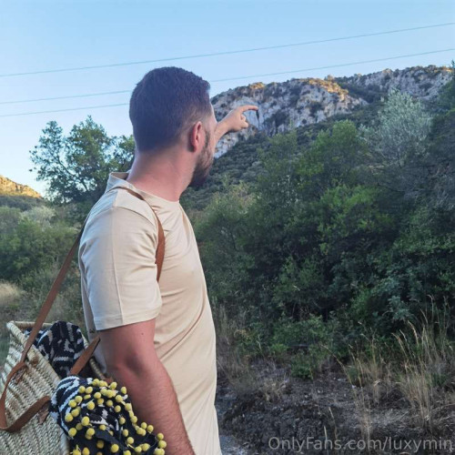 b95877ecd4670d5622ba11293086113d