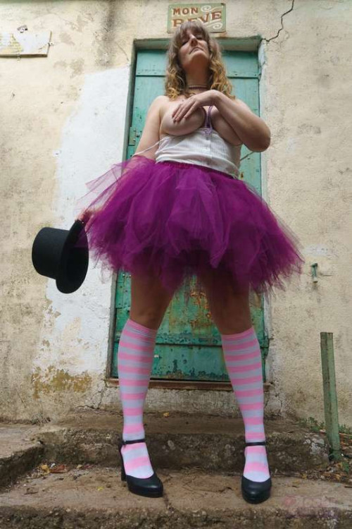 abf5d95acbd8adb6f6237550ac23321f