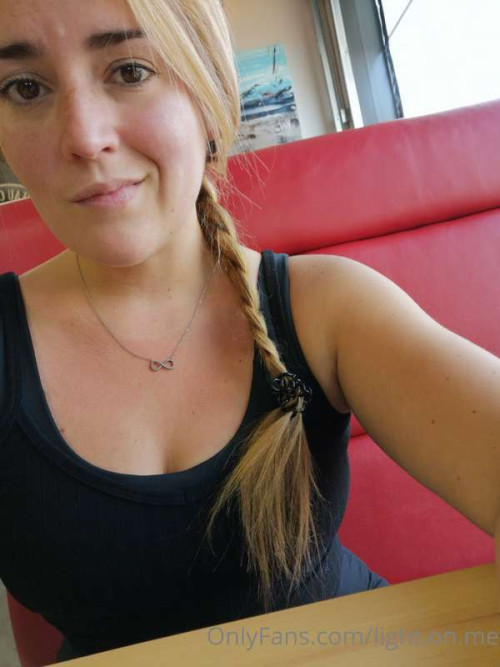 b588285d14cf08cf3fabdc93819e93dc