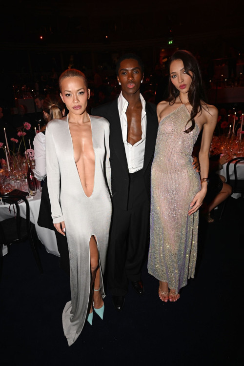 99247b09e79b9164f15b7ecc4b0c6dff