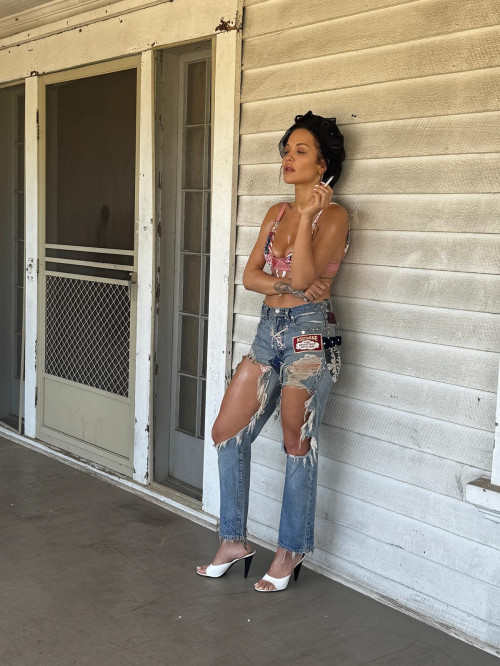 d915876c1023bc2820ee1b4149de1b2e