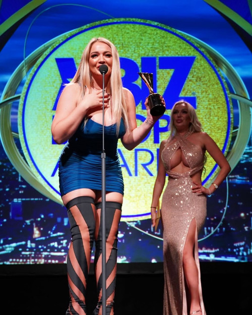 92241d7ec6bb1e3ab0b26401f809fb35