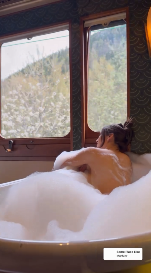 46b4eb2826f549de6766fc873771fee4