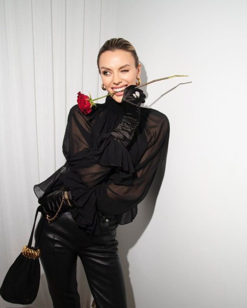 4e5c2b1e58c408f632937125bfd9943d