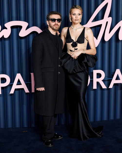 61106a76a5dae5b1de65e02a896290b0