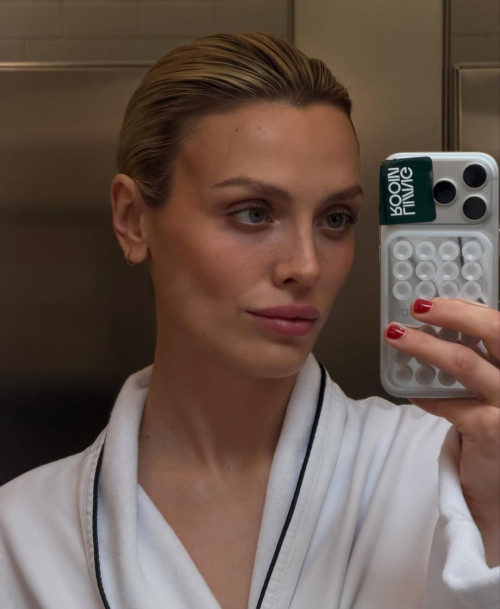 7705703f7ea3463fd9b81177dfc6409e