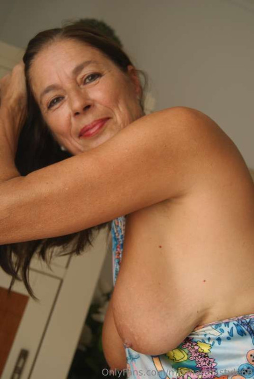 99d06c8666c40705d618a8bdcfd08ed1