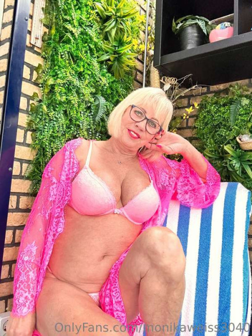 d8e40b44e507df96e55c2d265983ebb1