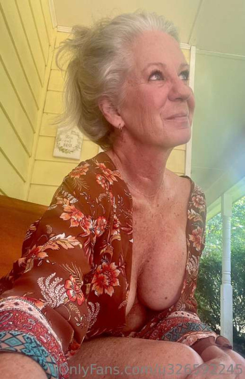 e70f7d3523cbdf856ad12ebc64b96a06