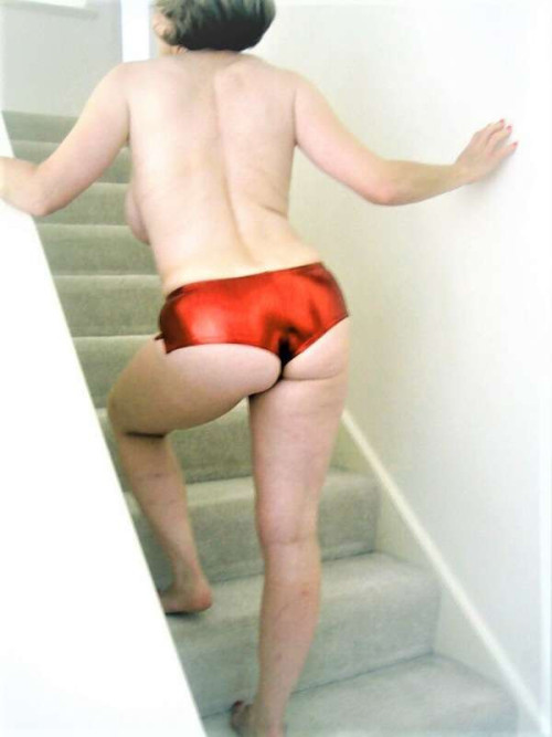 efb29e7cf63fc6e1a6f2485300cc64e5