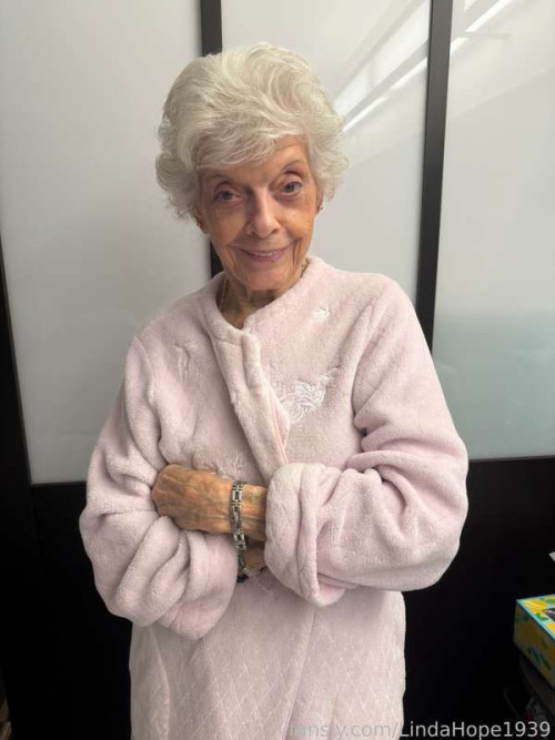 ff435942a36f02dafa2ba36a80a40f76