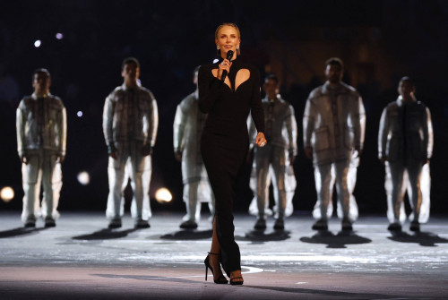 ffd407d4351cad6edec5377ad74f9cf7